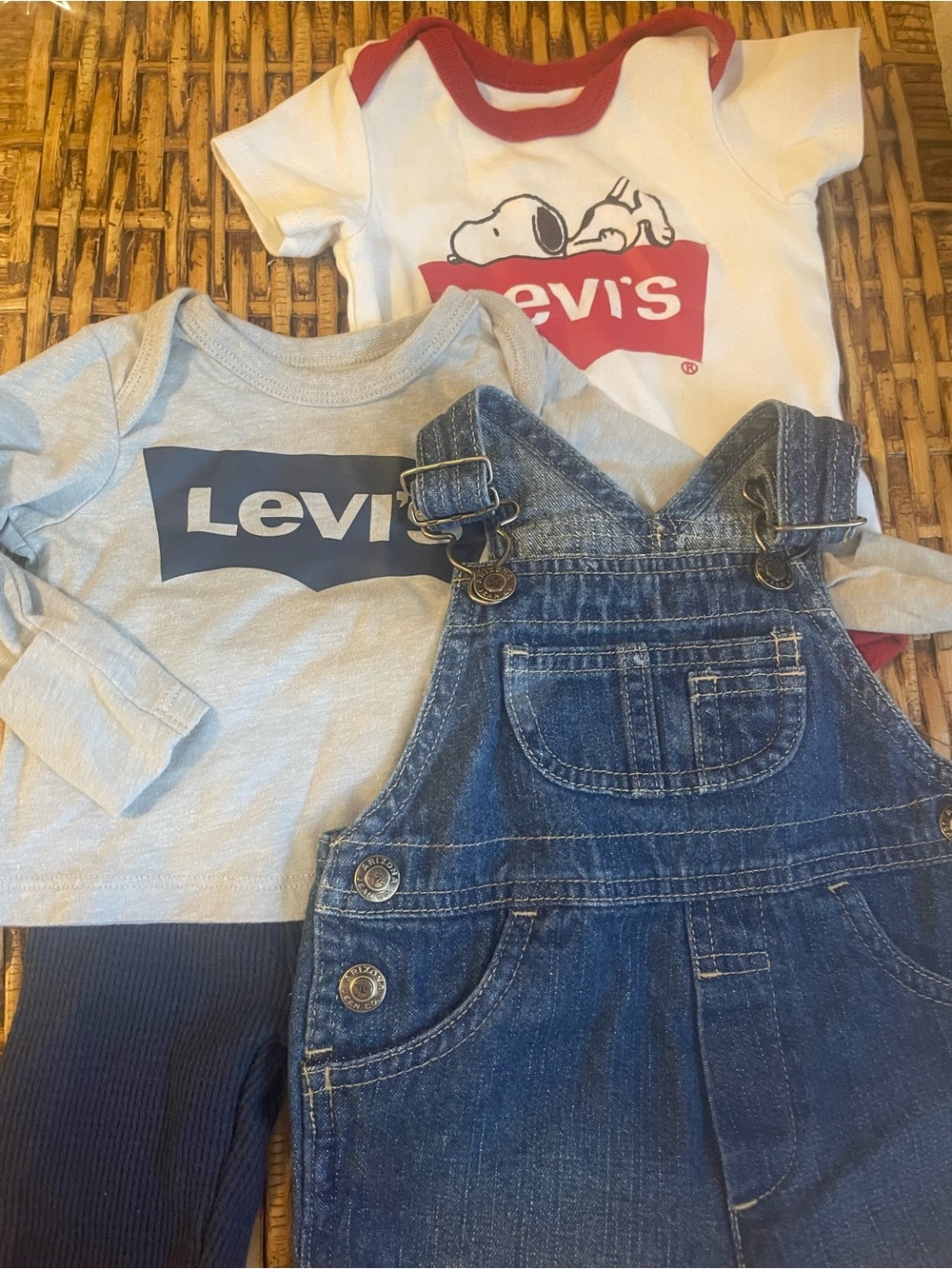 Levi's Kids Denim Overalls (Arizona) with Levi's Logo Tops Blue and White Snoopy